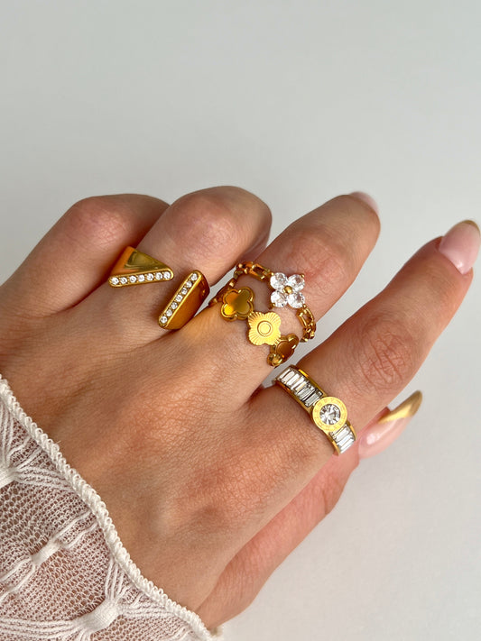 SERELA CLOVER RING