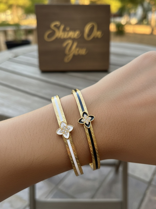 LUXORA CLOVER BANGLE