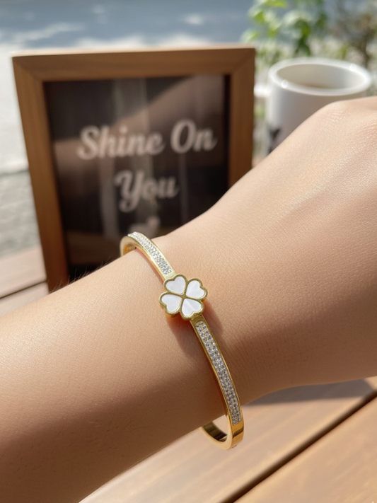 LUCKY SHINE BANGLE